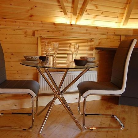 Romantic Rural Retreats Crewkerne Exterior foto