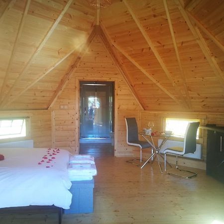 Romantic Rural Retreats Crewkerne Quarto foto